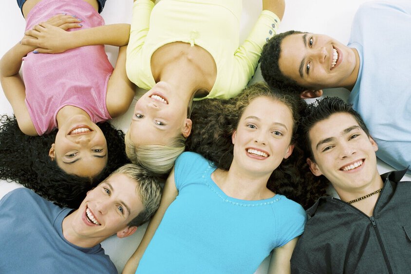 Group of teens_grup de prieteni