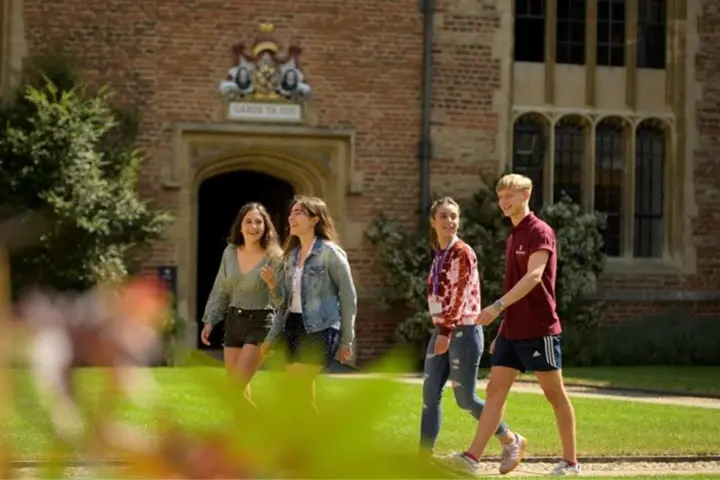 Pregatire pentru universitate_Oxford_UK_Tabere vocationale_Your Education Shape