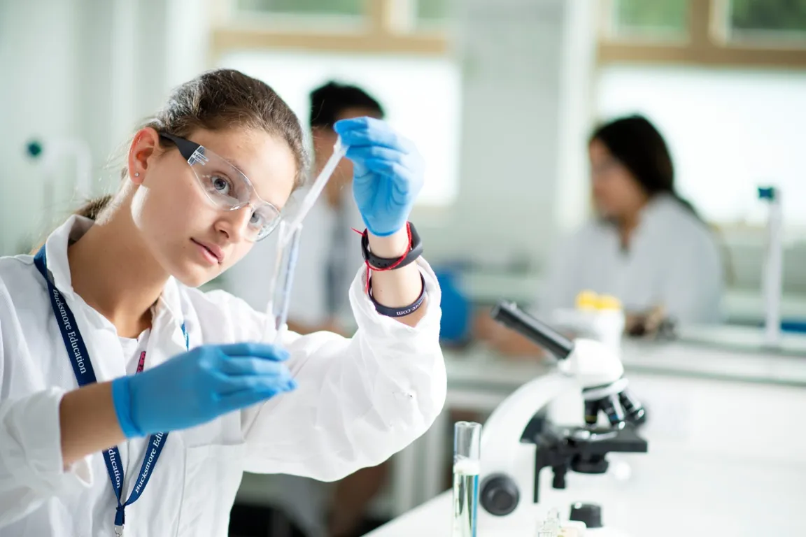 Banner tabara de vara Medicina Pre-U_Your Education Shape_Your Educational consultant
